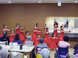 キッズフラダンスさん来所